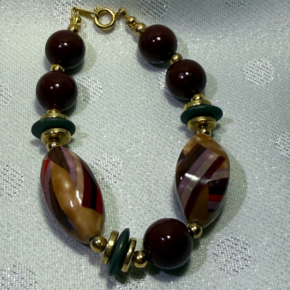 Vintage 1950s Japan Marbled Resin Bead Bracelet | Retro Brown Red Gold Tone